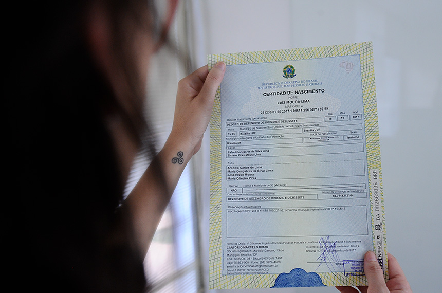 Certidão de nascimento